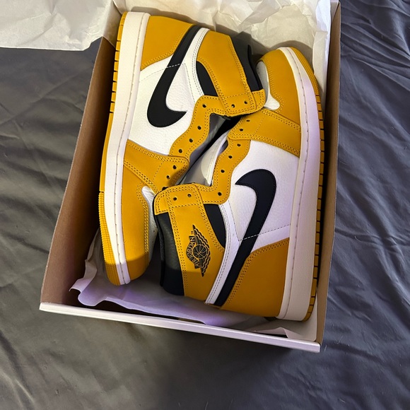 Jordan 1 high retro gold editions